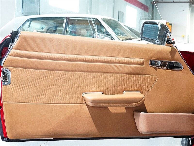 1989 Mercedes-Benz 560-Class 36