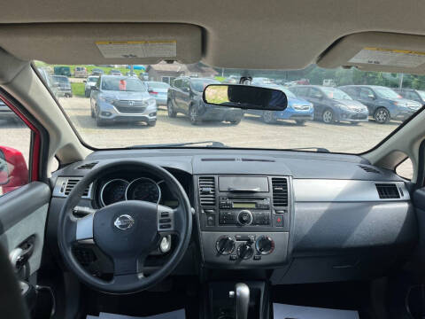 2011 Nissan Versa 1.8 S