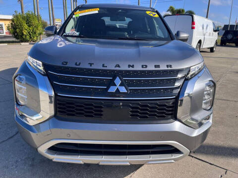 2024 Mitsubishi Outlander SE