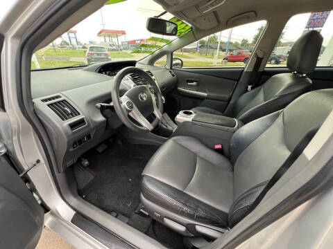 2013 Toyota Prius v Two