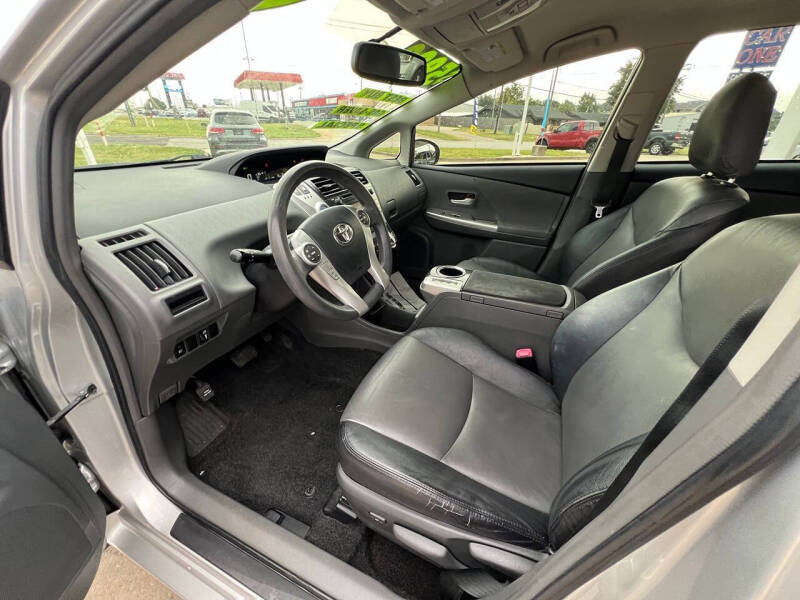 2013 Toyota Prius v Two