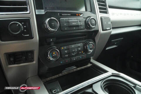 2017 Ford F-350 Super Duty Lariat