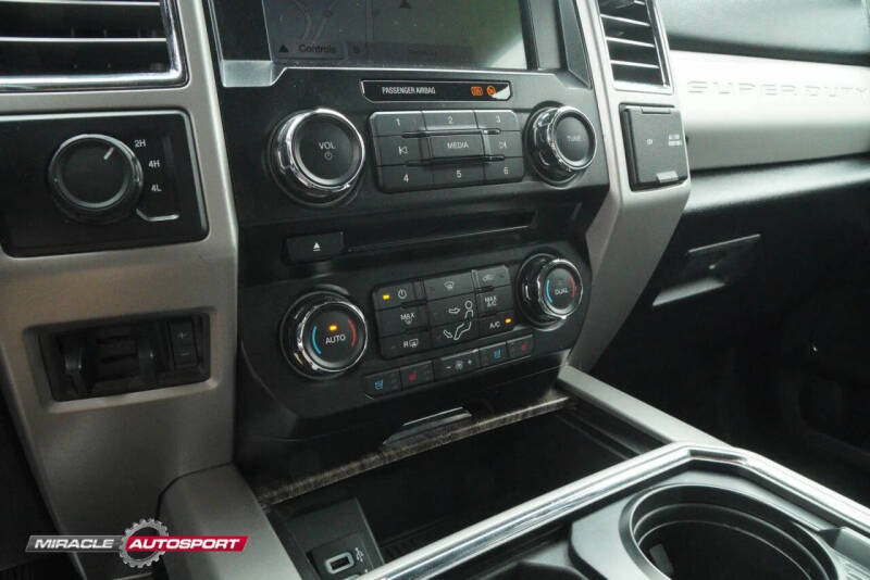 2017 Ford F-350 Super Duty Lariat