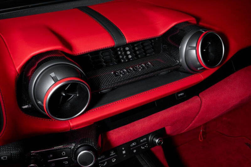 2022 Ferrari 812 Competizione