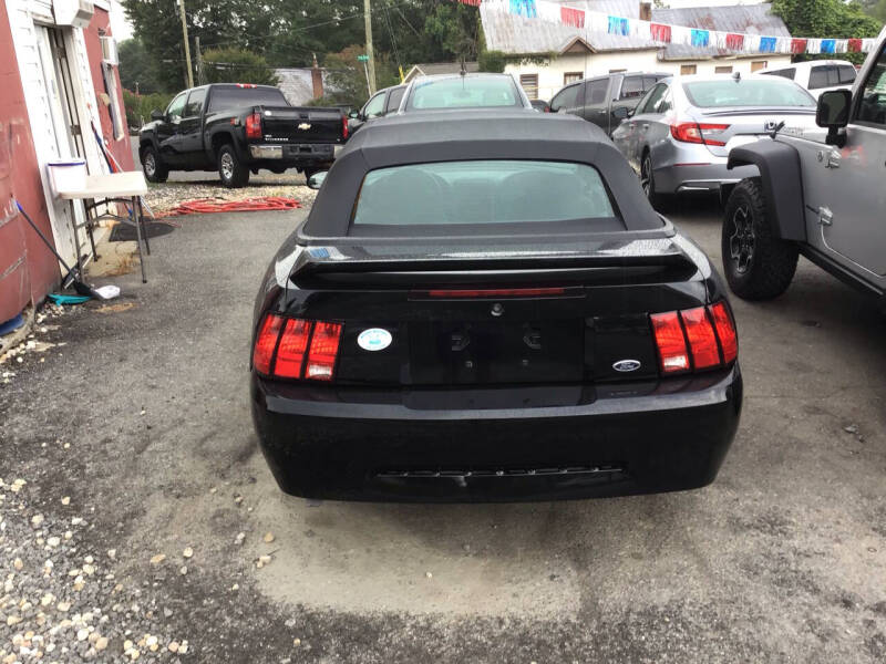 2000 Ford Mustang