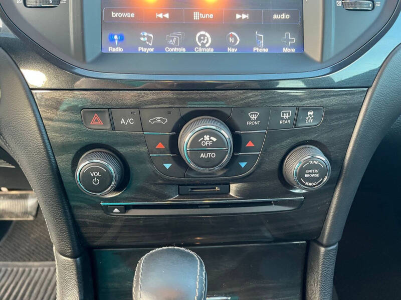 2014 Chrysler 300 C John Varvatos Limited Edition