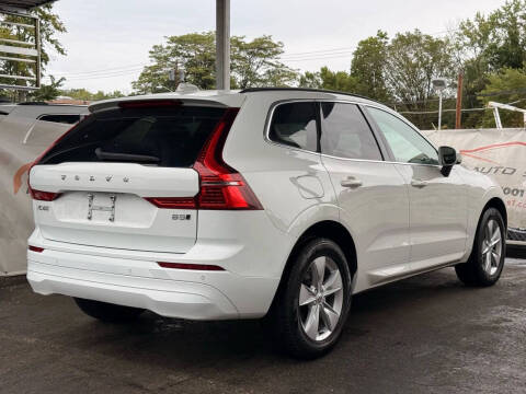 2022 Volvo XC60 B5 Momentum