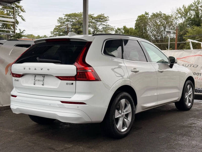 2022 Volvo XC60 B5 Momentum