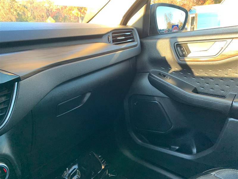 2020 Ford Escape Titanium