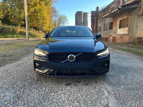 2024 Volvo S60 B5 Plus Dark Theme