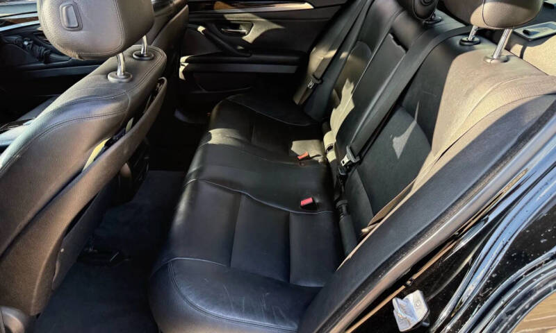 2015 BMW 5 Series 528i