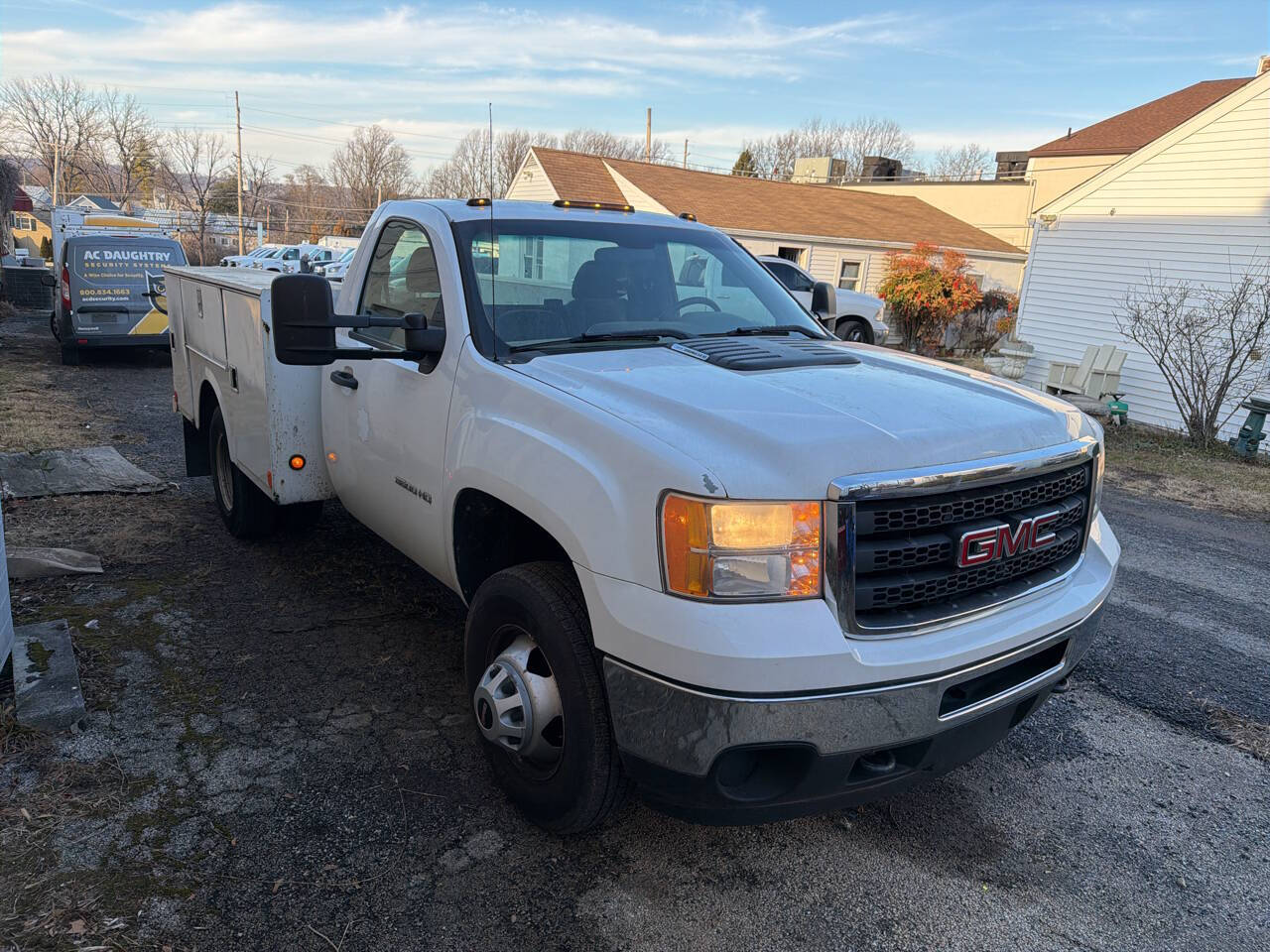 2011 GMC Sierra 3500HD CC Work Truck 4x4 2dr Regular Cab LWB Chassis's photo