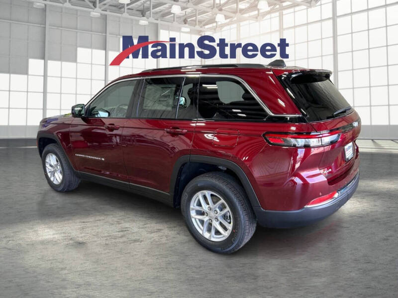 2026 Jeep Grand Cherokee Laredo