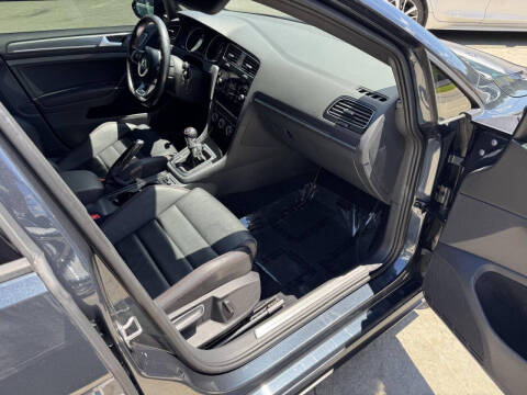 2020 Volkswagen Golf GTI SE