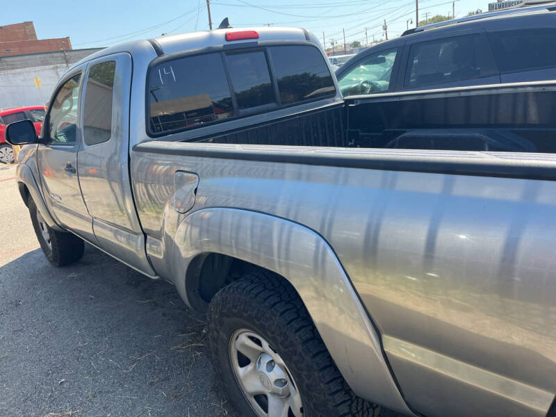 2014 Toyota Tacoma PreRunner photo 4