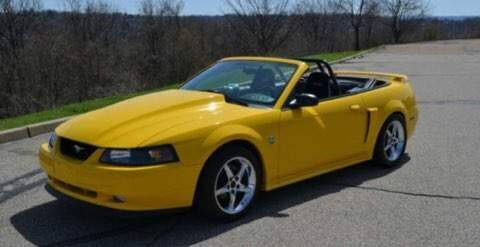 2004 Ford Mustang GT Deluxe