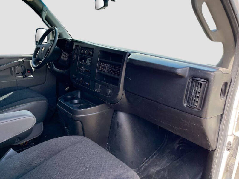 2024 Chevrolet Express 2500