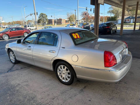 2007 Lincoln Town Car Signature Limited
