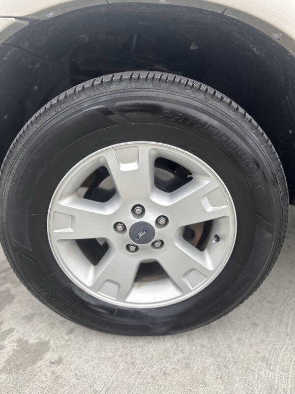 2005 Ford Explorer Eddie Bauer