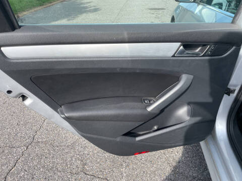 2013 Volkswagen Passat SE PZEV