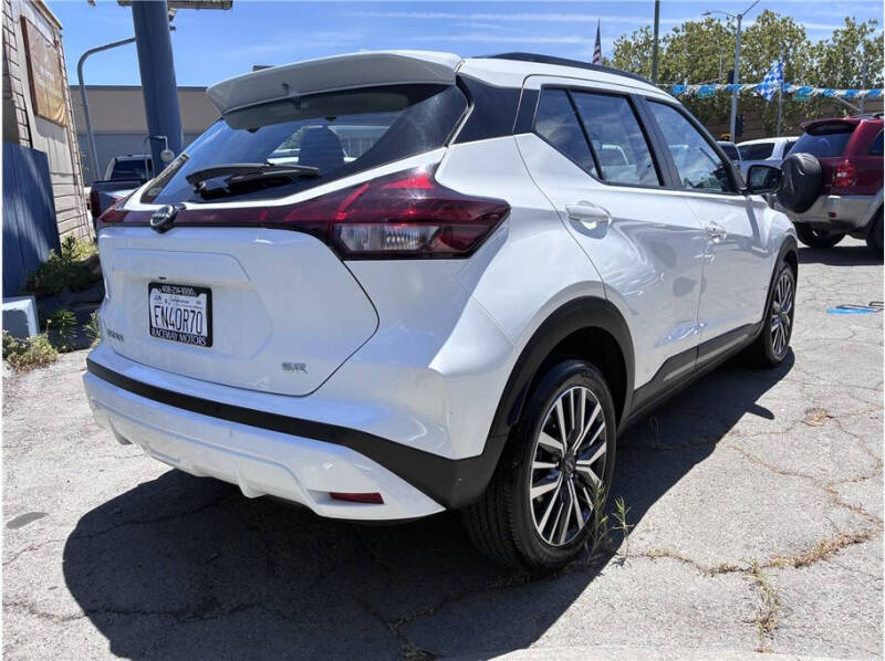 2024 Nissan Kicks SR