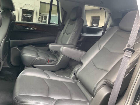 2017 Cadillac Escalade Luxury
