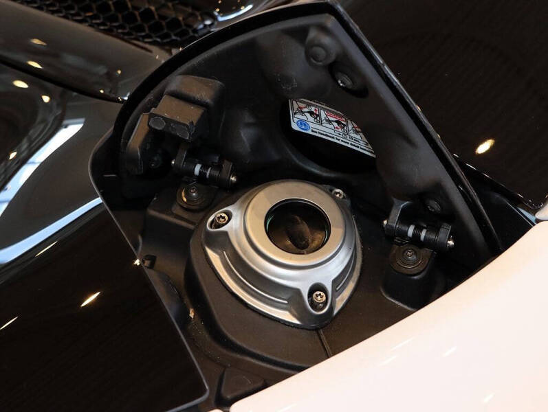 2025 Ferrari 296 GTS