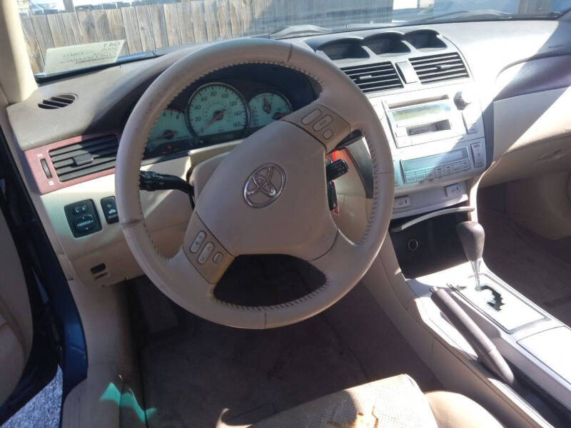 Image of 2005 Toyota Camry Solara SLE V6