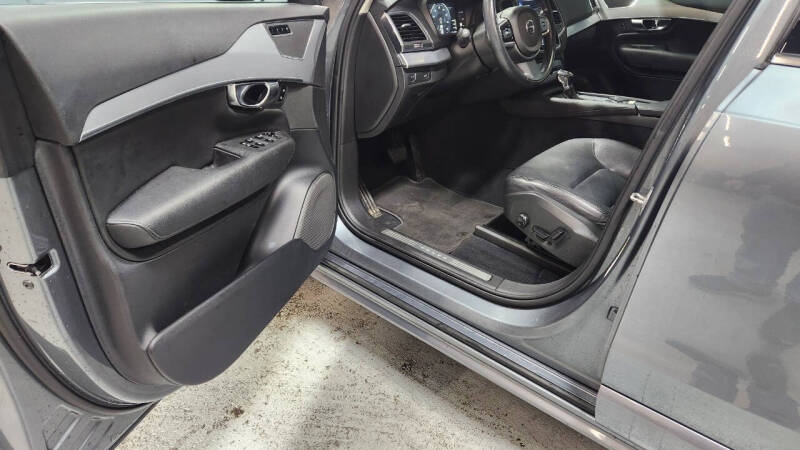 2018 Volvo XC90 T5 Momentum 7-Passenger