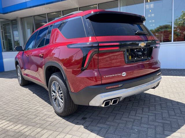 2024 Chevrolet Traverse LT