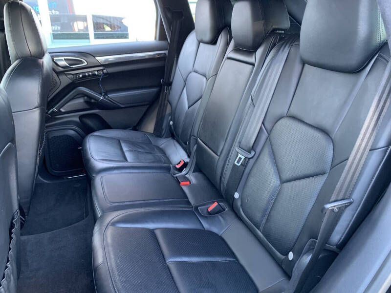 2014 Porsche Cayenne GTS