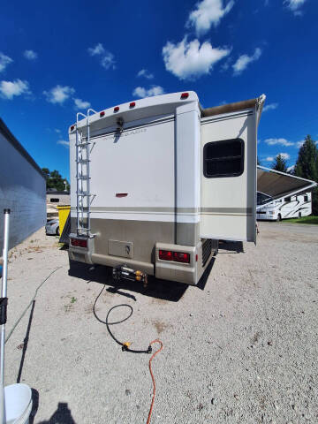 2002 Winnebago Adventurer