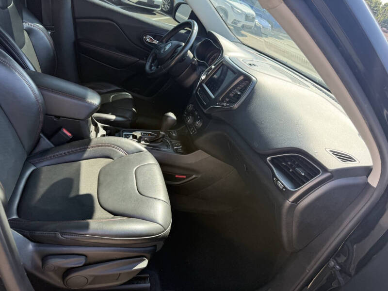 2020 Jeep Cherokee Trailhawk