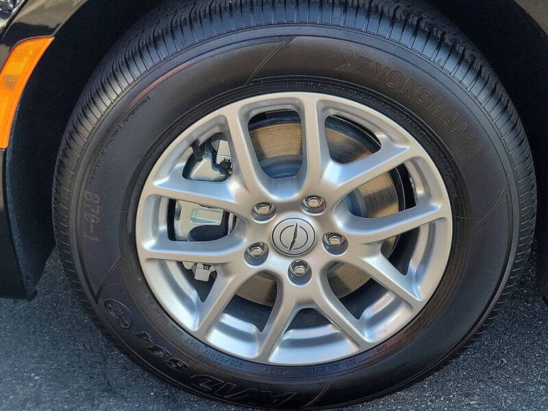 2025 Chrysler Voyager LX