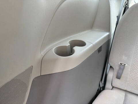 2011 Toyota Sienna LE 8-Passenger