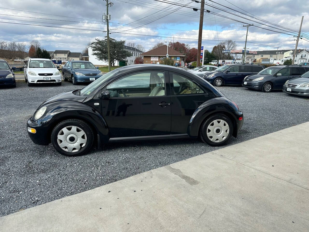 2001 Volkswagen New Beetle for sale at PEAK VIEW MOTORS in Mount Crawford, VA