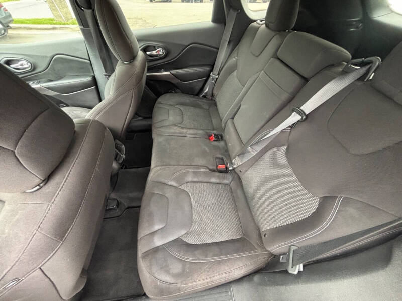 2019 Jeep Cherokee Latitude