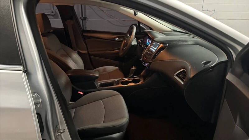 2017 Chevrolet Cruze LT Auto