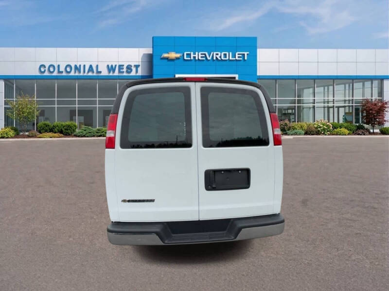 2025 Chevrolet Express 2500