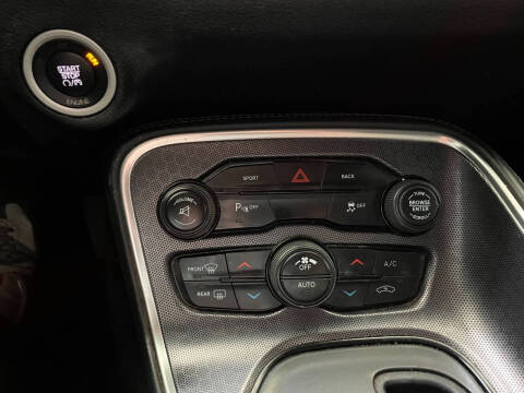 2015 Dodge Challenger SXT Plus