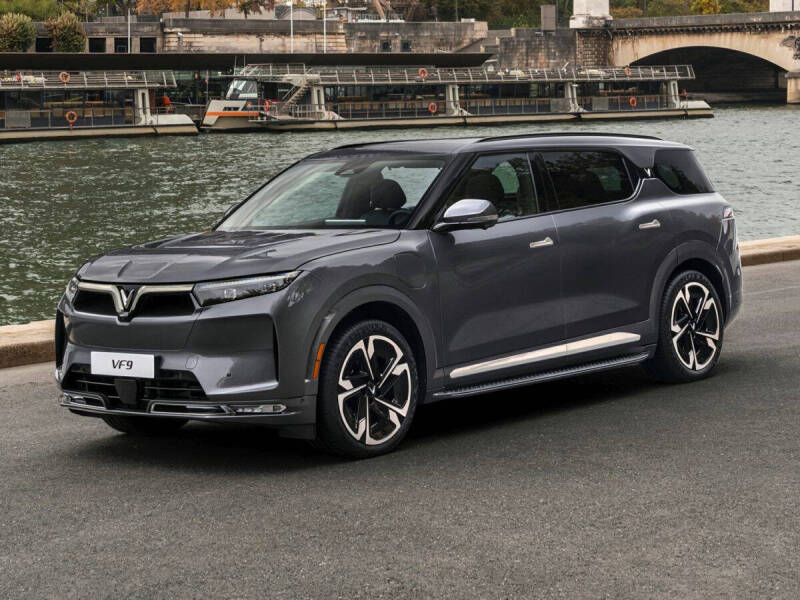 2024 VinFast VF9 Plus