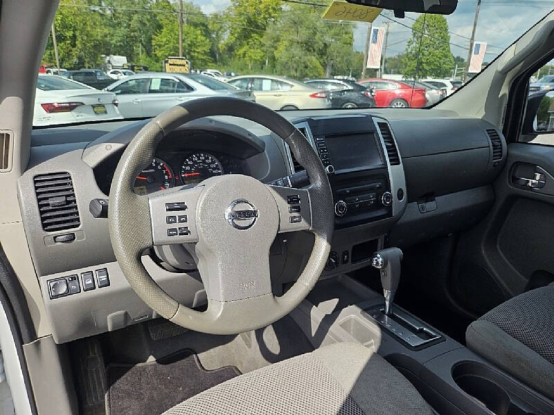 2019 Nissan Frontier SV photo 11