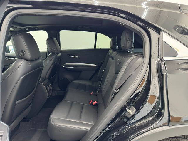 2022 Cadillac XT4 Premium Luxury