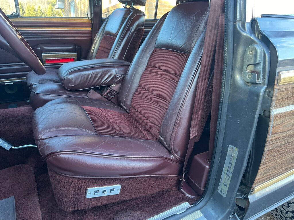 1989 Jeep Grand Wagoneer 62