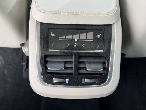 2023 Volvo XC90 B6 Plus Bright Theme 7P