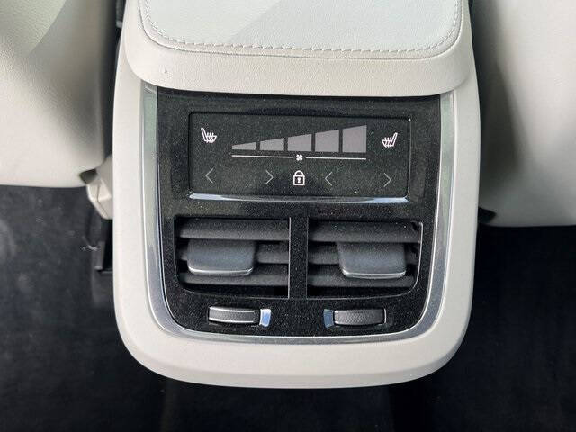 2023 Volvo XC90 B6 Plus Bright Theme 7P