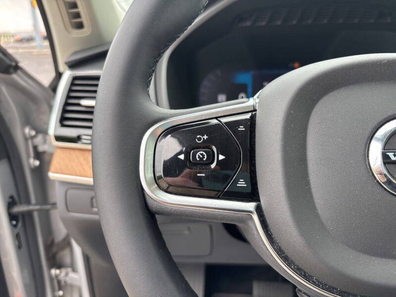 2023 Volvo XC90 B5 Plus Bright Theme