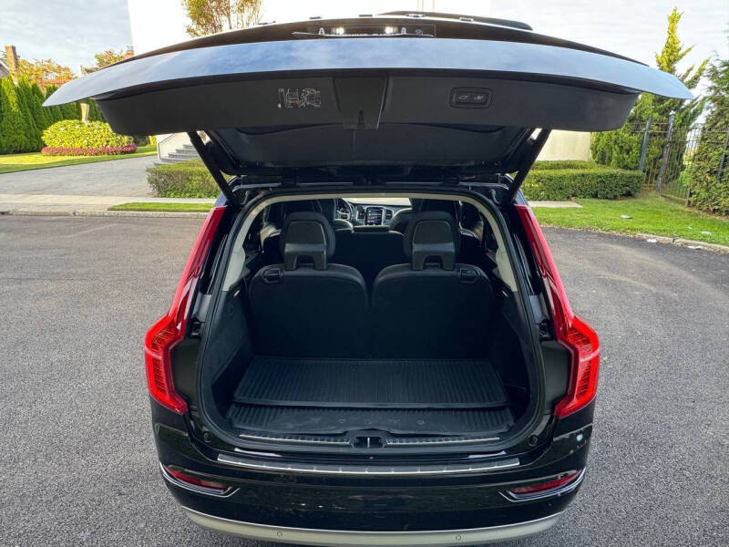 2022 Volvo XC90 T5 Momentum