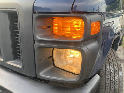 2010 Ford E-Series E-350 SD