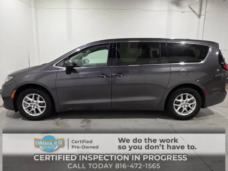 2023 Chrysler Pacifica Touring L